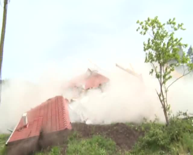 Bursa'da kaçak villa yerle bir edildi