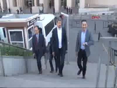 Can Dündar: Öğretim üyelerinin davasını kendi davamızdan daha çok önemsiyoruz