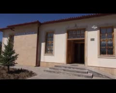 Eşi, şehidin özel eşyalarını gözyaşlarıyla bağışladı