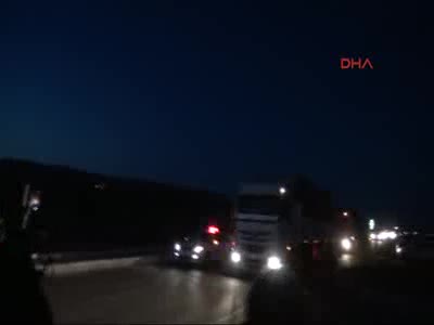 Kilis'e askeri sevkiyat gece de sürdü