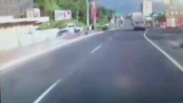 Öğrenci servisi şarampole böyle uçtu!