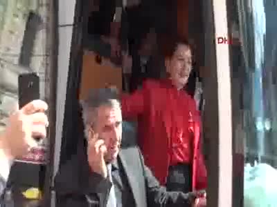 Akşener Balıkesir'de "Başbakan Meral" sloganıyla karşılandı