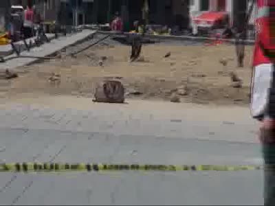 Taksim'deki şüpheli çanta fünyeyle patlatıldı