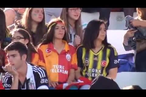 Bursa'da eski futbolculardan sosyal sorumluluk projesine destek