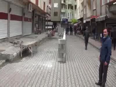 Belediyeye kızınca, yola bıraktığı arsasını geri aldı