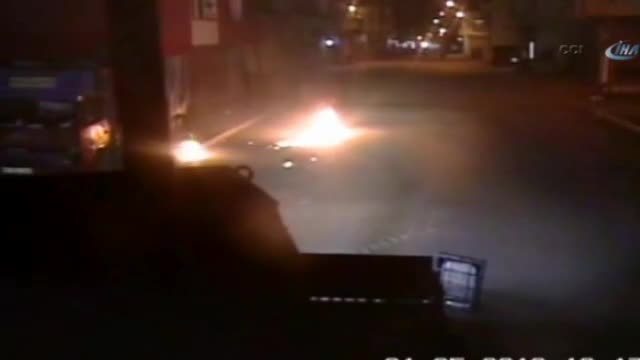 Polise patlayıcı atan terörist böyle yakalandı!