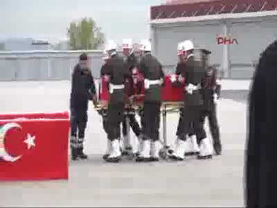 Şemdinli şehitleri törenle uğurlandı