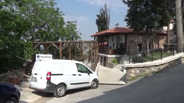 Bursa'da tarihi çeşme yenilenirken yok edildi!