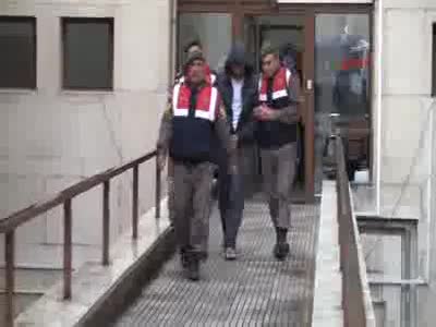 Bursa'da babasını öldüren genç tutuklandı