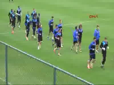 Karabüksporlu taraftarlardan futbolculara tepki