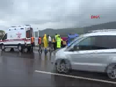 Kamyona çarpan otomobilin sürücüsü öldü, eşi yaralandı