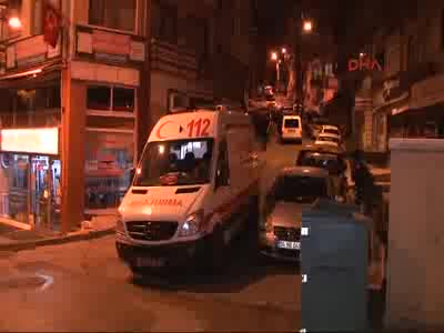 Çocuklarının gözü önünde eşini öldürdü