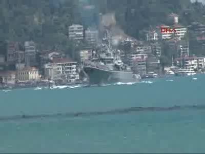 İkinci rus savaş gemisi de Boğaz'dan geçti