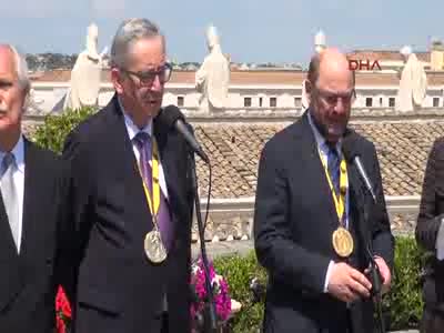Schulz ve Juncker'den Ahmet Davutoğlu açıklaması