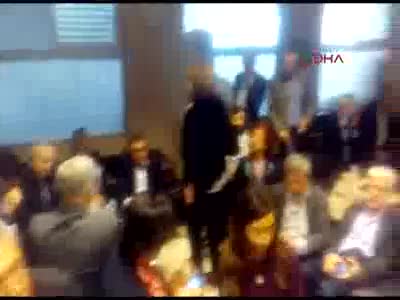 Can Dündar ve eşinin adliyedeki görüntüsü