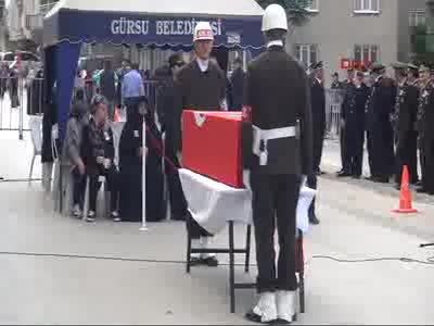 Bursa'da anneler gününde şehit oğlunu toprağa verdi!