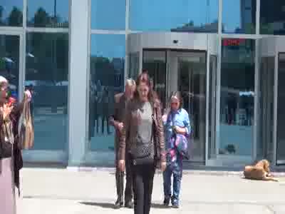 Duruşma salonunda taş şoku