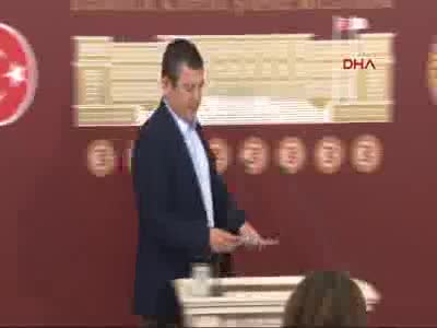 CHP'li Özgür Özel Meclis'te düzenlediği basın toplantısında konuştu - 1