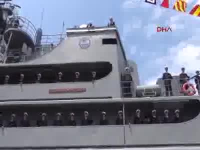 Genç bahriyeliler açık denizlere uğurlandılar