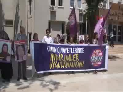 Eşini öldüren emekli polis memuru ilk kez hakim karşısına çıktı