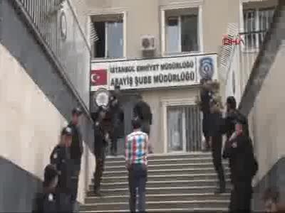 Can Dündar'a saldırıyla ilgili gözaltına alınan 5 kişi adliyeye sevkedildi