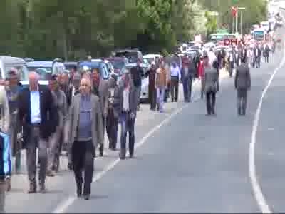 Şehit uzman çavuş Cengiz Şahin son yolculuğuna uğurlandı