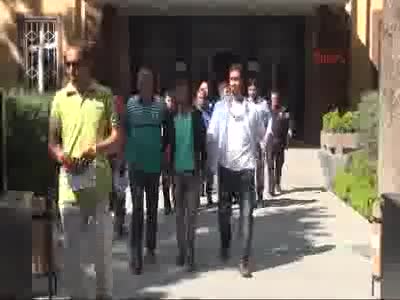 Sahte altın gösterip arkadaşlarını gasp ettiler
