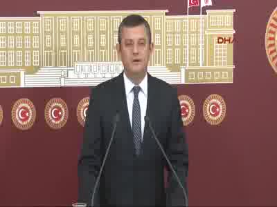 Özgür Özel, TBMM'de basın toplantısı düzenledi - 1