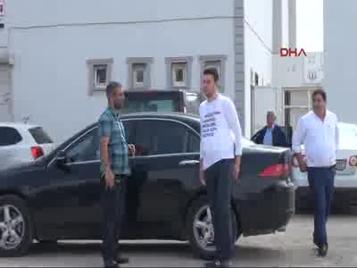 Derbide sahaya atlayan Canarslan, memleketi Kilis'te plaketle karşılandı