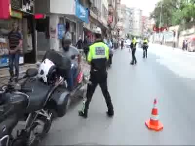 Kasksız sürücülere ceza yerine hediye