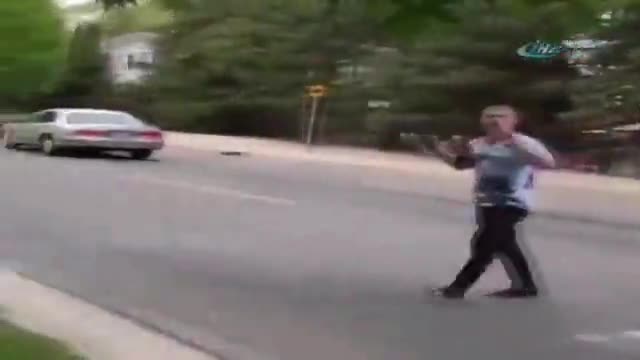 Kaykayıyla şov yapan genci ölüm teğet geçti