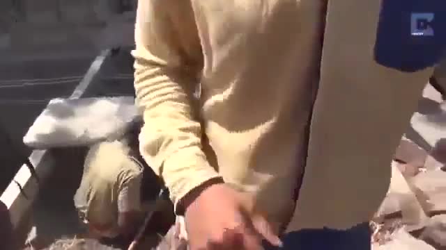 Kadın milletvekili kanalizasyona düştü