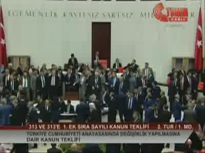 Dokunulmazlıkların kaldırılması için Meclis'te 2'nci tur oylama - 2