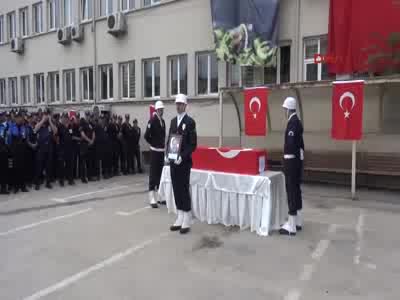 Bursa'da şehit polis son yolculuğuna uğurlandı