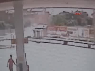 Kamyonet kavşakta otomobili biçti: 2 ölü, 2 yaralı