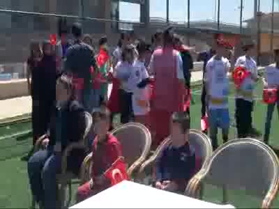 Elazığ'da engelliler vali ile futbol oynadı
