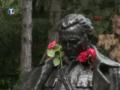 Eski Yugoslavya Lideri Mareşal Tito doğum gününde mezarı başında anıldı