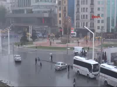 İstanbul'da sağanak yağmur