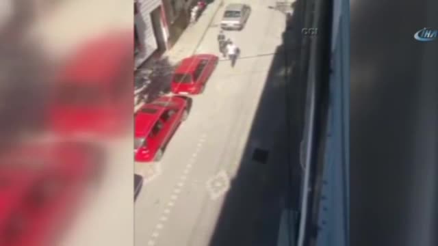 Çığlıkları fayda etmedi: Cinayet anında yaşananlar kamerada