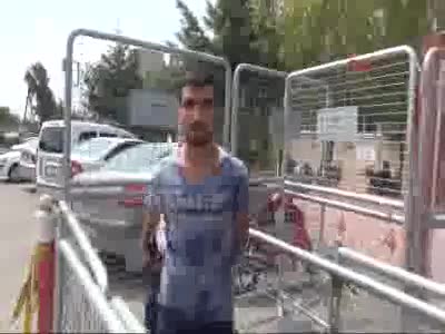 Ağlayan kızını çöp kamyonuna attı kız preste ezilmekten son anda kurtarıldı