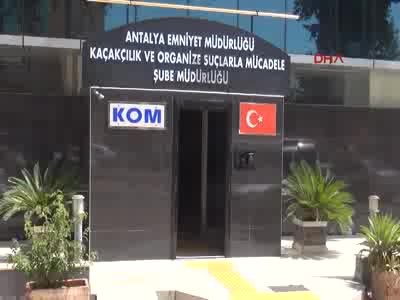 Üniversitede 'yolsuzluk' operasyonu: 75 gözaltı