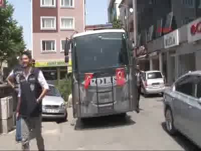 Gözaltına alınan mimarlar odası yöneticileri sağlık kontrolünden geçirildi