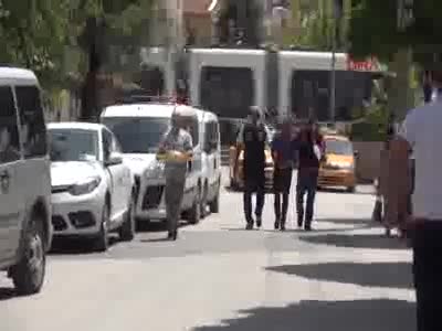 Eşini öldürüp sevgilisini ağır yaralayan koca adliyeye sevk edildi