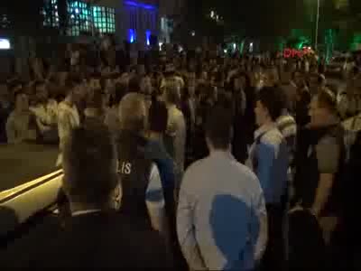 Bayrak yakma iddiası ilçeyi karıştırdı