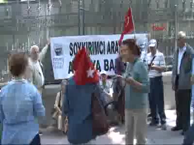 Başkonsolosluğu önünde soykırım protestosu