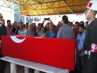 Şehit Mehmet Akpınar son yolculuğuna uğurlanıyor - 1
