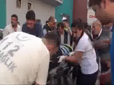Motosikletli şüphelileri kovalayan trafik polisi kazayla kendini yaraladı