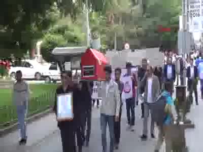 Eskişehir'de 'Muhsin Yazıcıoğlu' tabutu ile 'Adalet İstiyoruz' yürüyüşü
