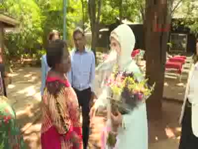 Emine Erdoğan, Kazuri Takı ve Seramik Üretim Merkezi'ni ziyaret etti
