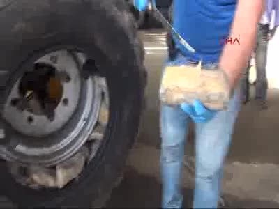 Tır vincinin lastiklerinde 311 kilo eroin yakalandı